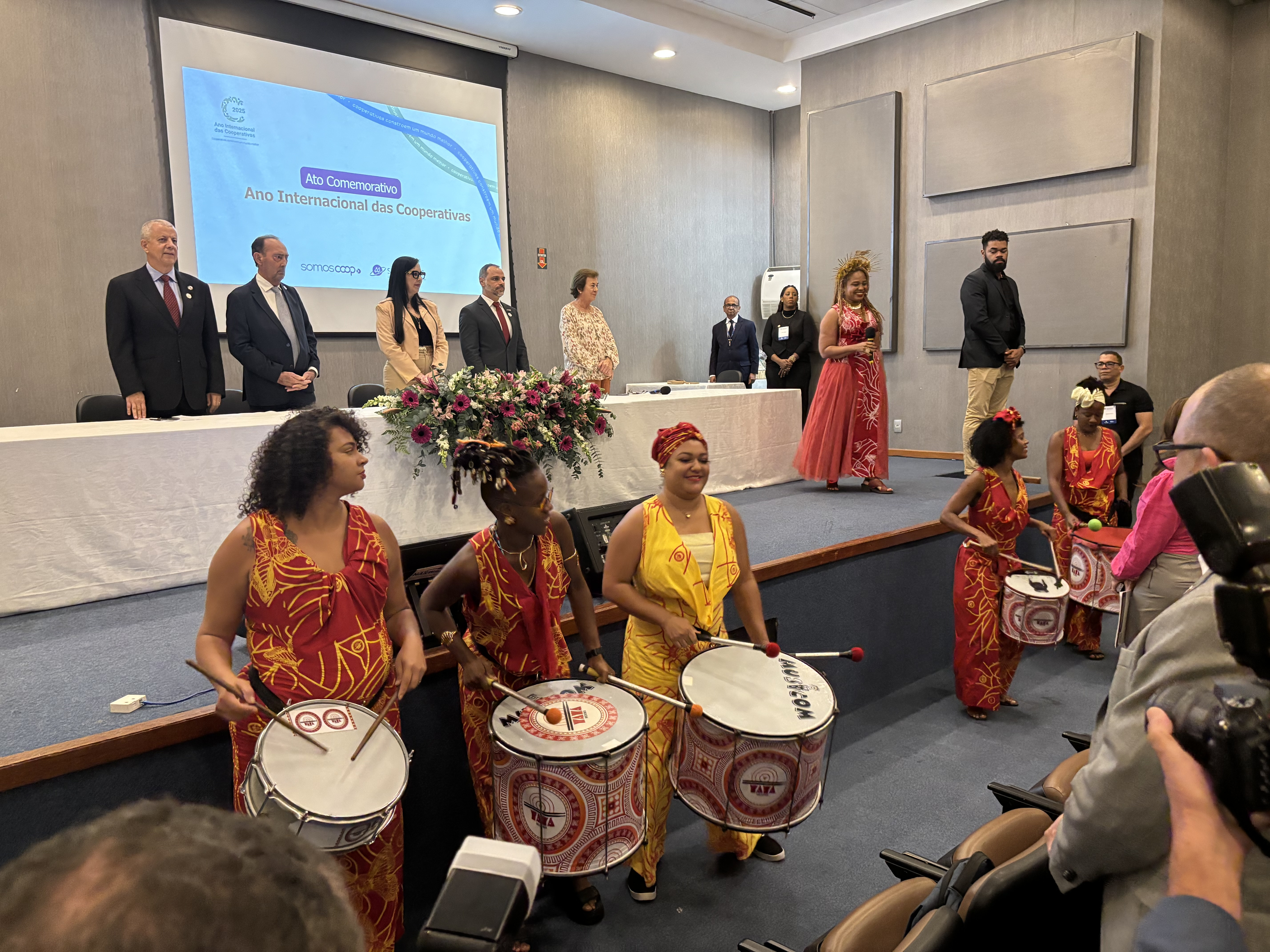 FOTO Sessão Comemorativa do Ano Internacional das Cooperativas na ALBA